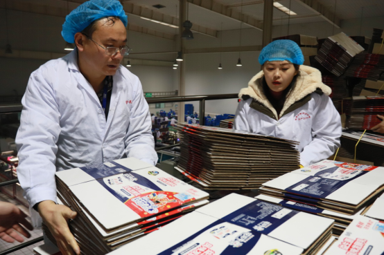 党员带头赴一线  助力春节保生产—登录入口别样“生产突击队”助力车间生产