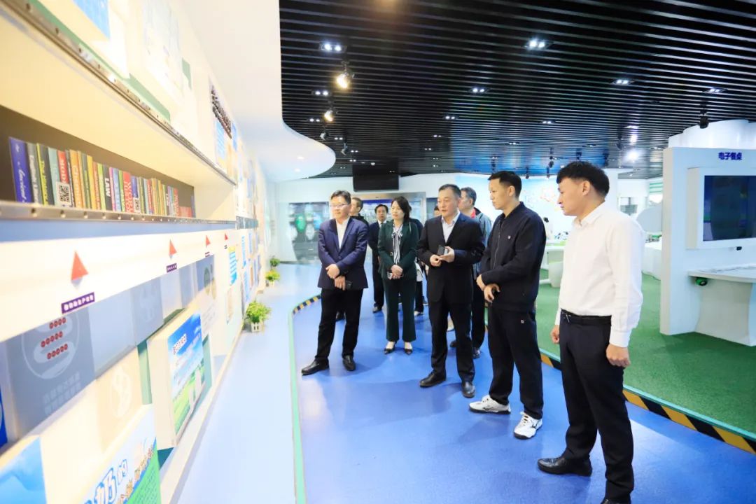 登录入口| 省农投集团董事长李晓寰一行莅临登录入口调研指导工作