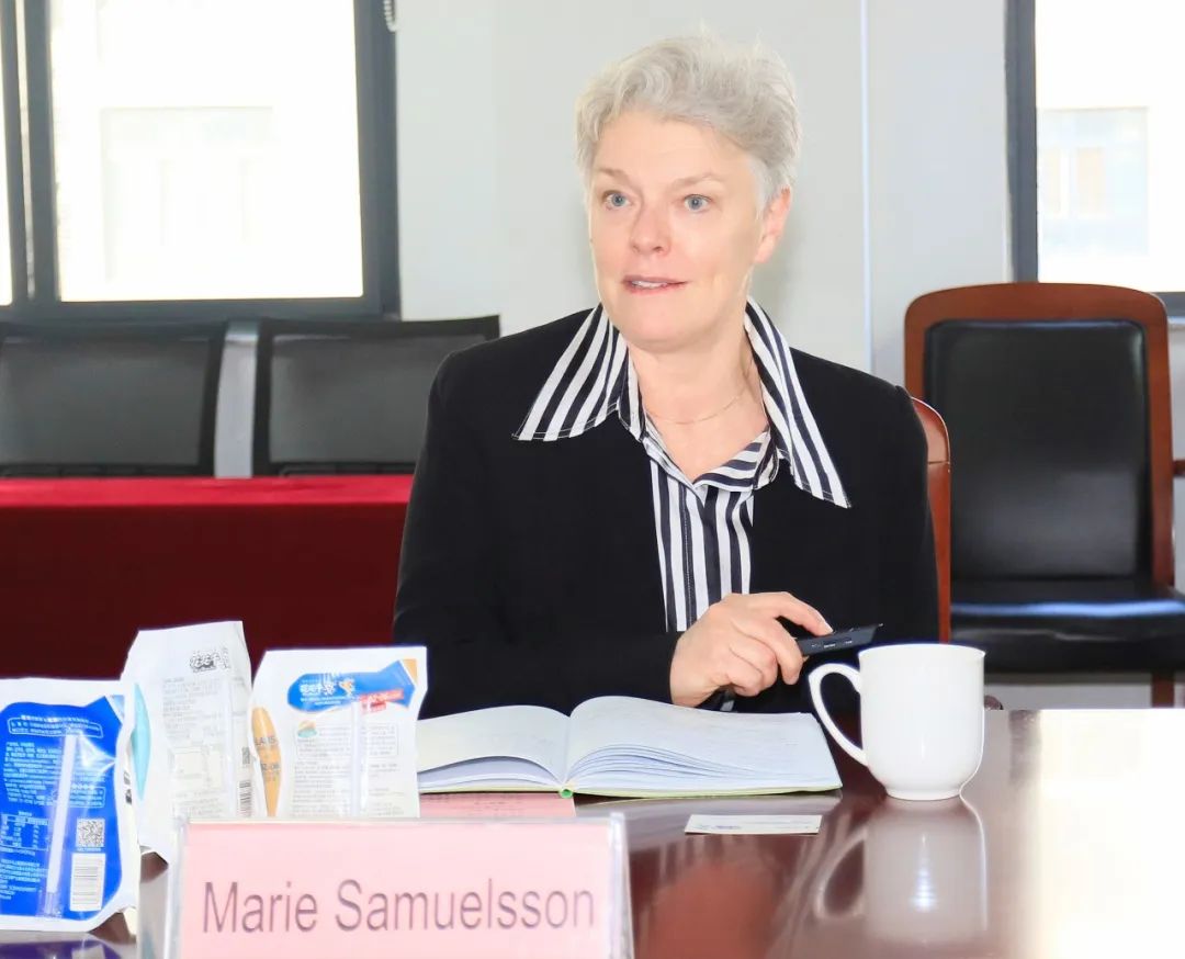 深化合作交流 互信共赢发展丨瑞典爱克林公司首席执行官 Ms.Marie Samuelsson 一行莅临登录入口乳业集团参观座谈