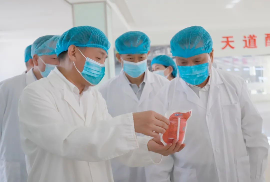 快讯丨河南省人民政府副省长武国定莅临登录入口乳业集团瑞亚牧业调研奶源基地建设情况