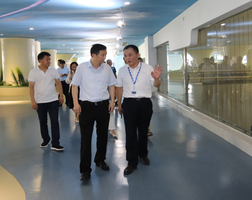 快讯|郑州市二七区委副书记、区长虎荣鑫莅临河南登录入口乳业集团调研