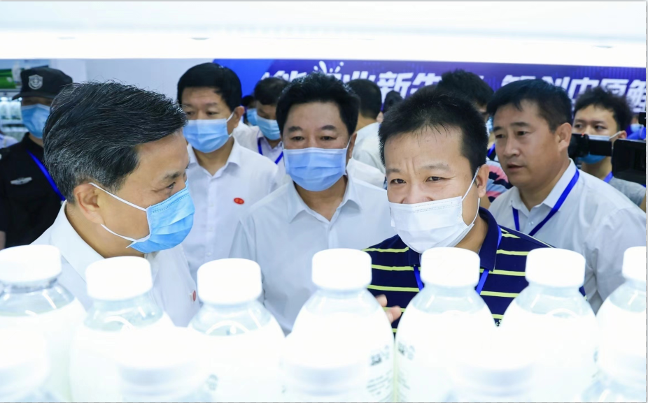 登录入口 | 第34届中原畜牧业交易博览会开幕河南省人民政府副省长武国定莅临登录入口展台参观