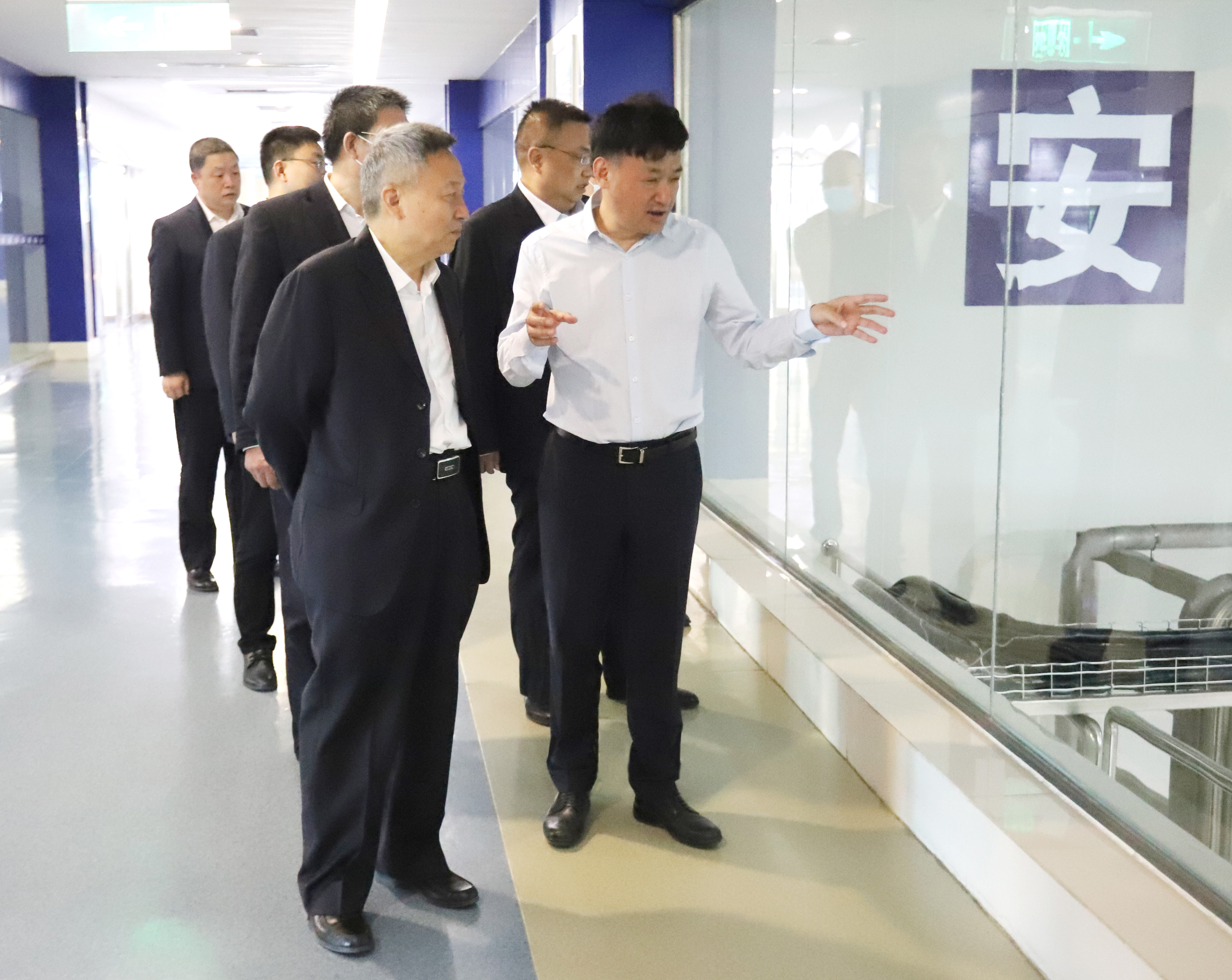 登录入口乳业集团与国电河南新能源有限公司举行光伏项目合作开发签约仪式