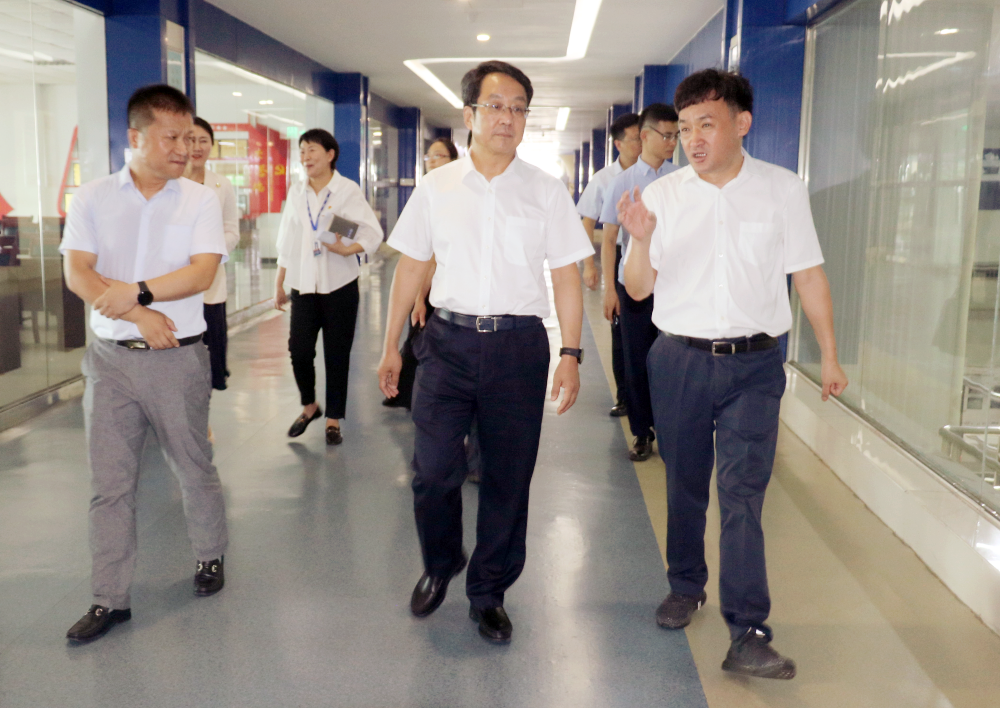 河南省高级人民法院院长胡道才一行莅临登录入口乳业集团开展“万人助万企”活动 助力企业发展