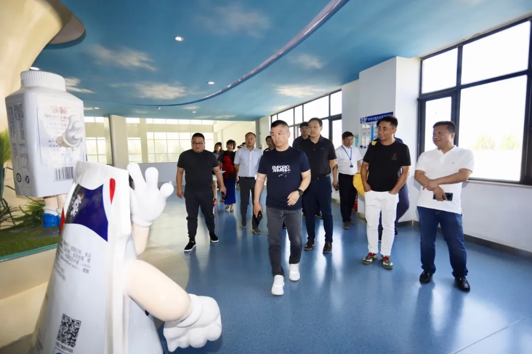 快讯 | 长江商学院智能制造学会走进登录入口乳业集团