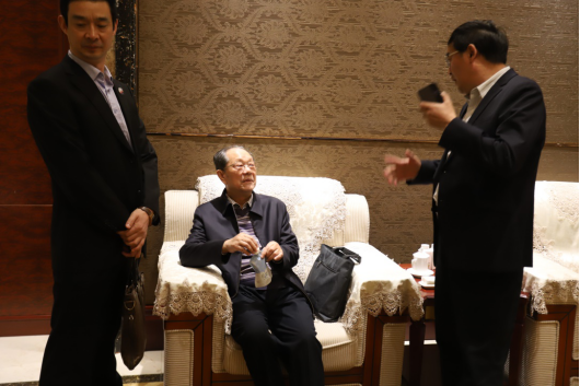 登录入口亮相2018人工智能产业发展高峰论坛