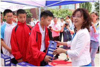 “健康中原，牛奶伴您行——登录入口乳业集团2018中国小康牛奶行动” 公益助学启动仪式隆重举行