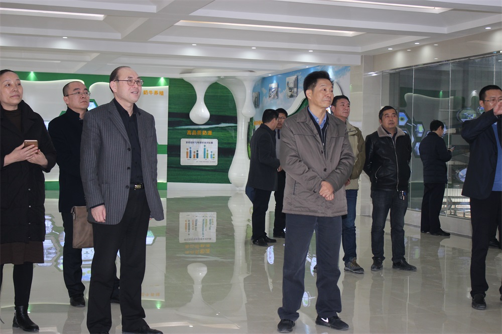 河南省财政厅副厅长庞学孟一行莅临登录入口集团养殖事业部鲁山瑞亚牧业有限公司调研