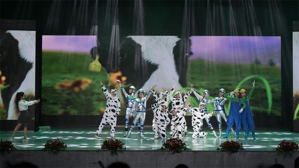 “不忘初心、聚力前行” 登录入口集团2018迎新春联欢会隆重举行