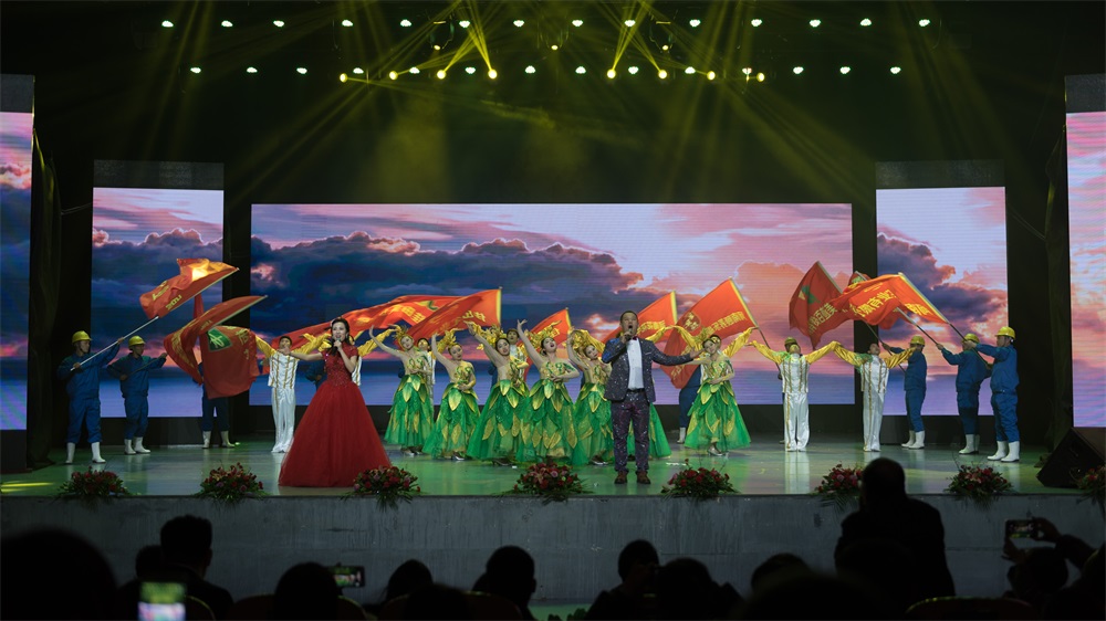 “不忘初心、聚力前行” 登录入口集团2018迎新春联欢会隆重举行