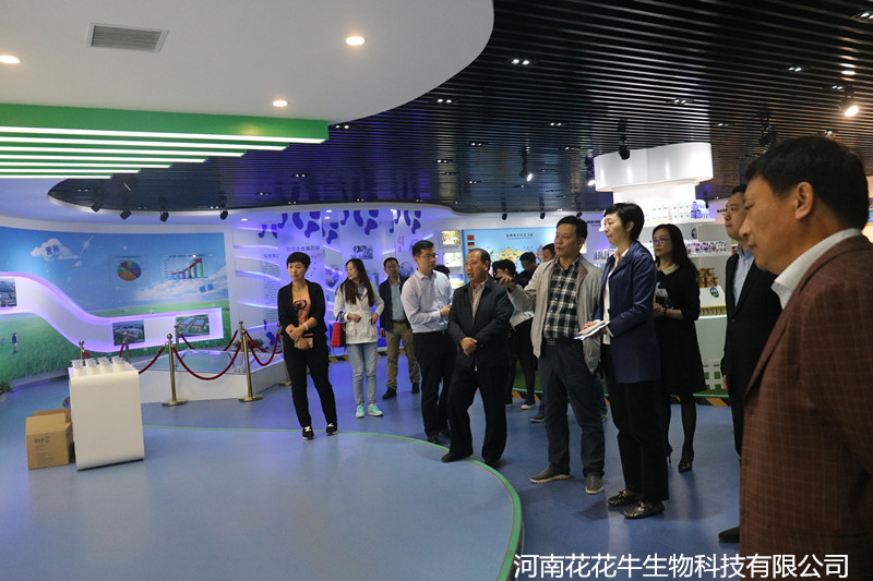 郑州市二七区区委、统战部部长王玉红莅临登录入口生物科技有限公司参观指导