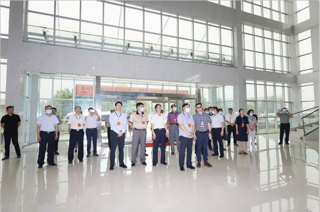 快讯|郑州市人大代表莅临河南登录入口乳业集团参观调研