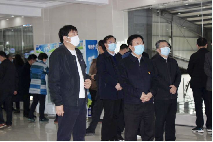 平顶山市委书记周斌一行莅临登录入口乳业集团 鲁山瑞亚牧业有限公司调研疫情防控和复工复产情况