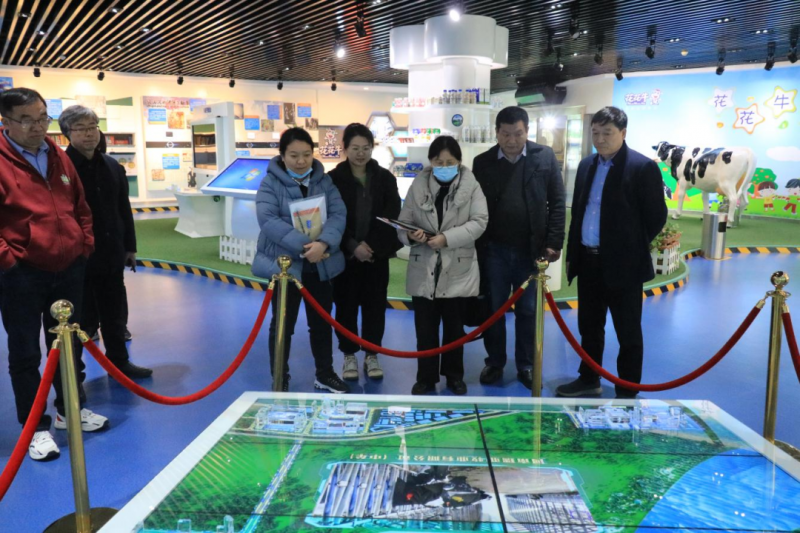 登录入口丨农业农村部食物与营养发展研究所调研组徐伟平一行莅临登录入口乳业集团考察调研
