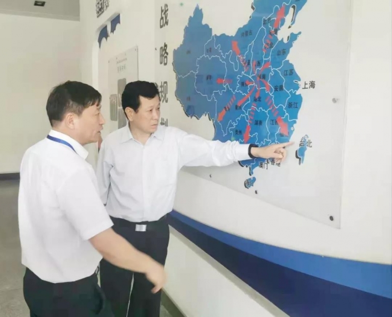 郑州航空港区党工委书记张俊峰莅临郑州登录入口乳制品有限公司调研